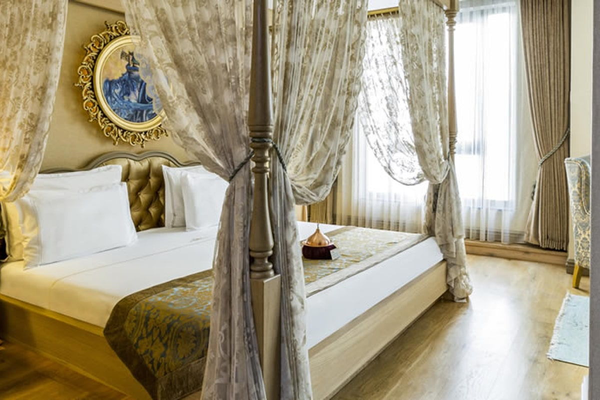 Harem-style suite interior.