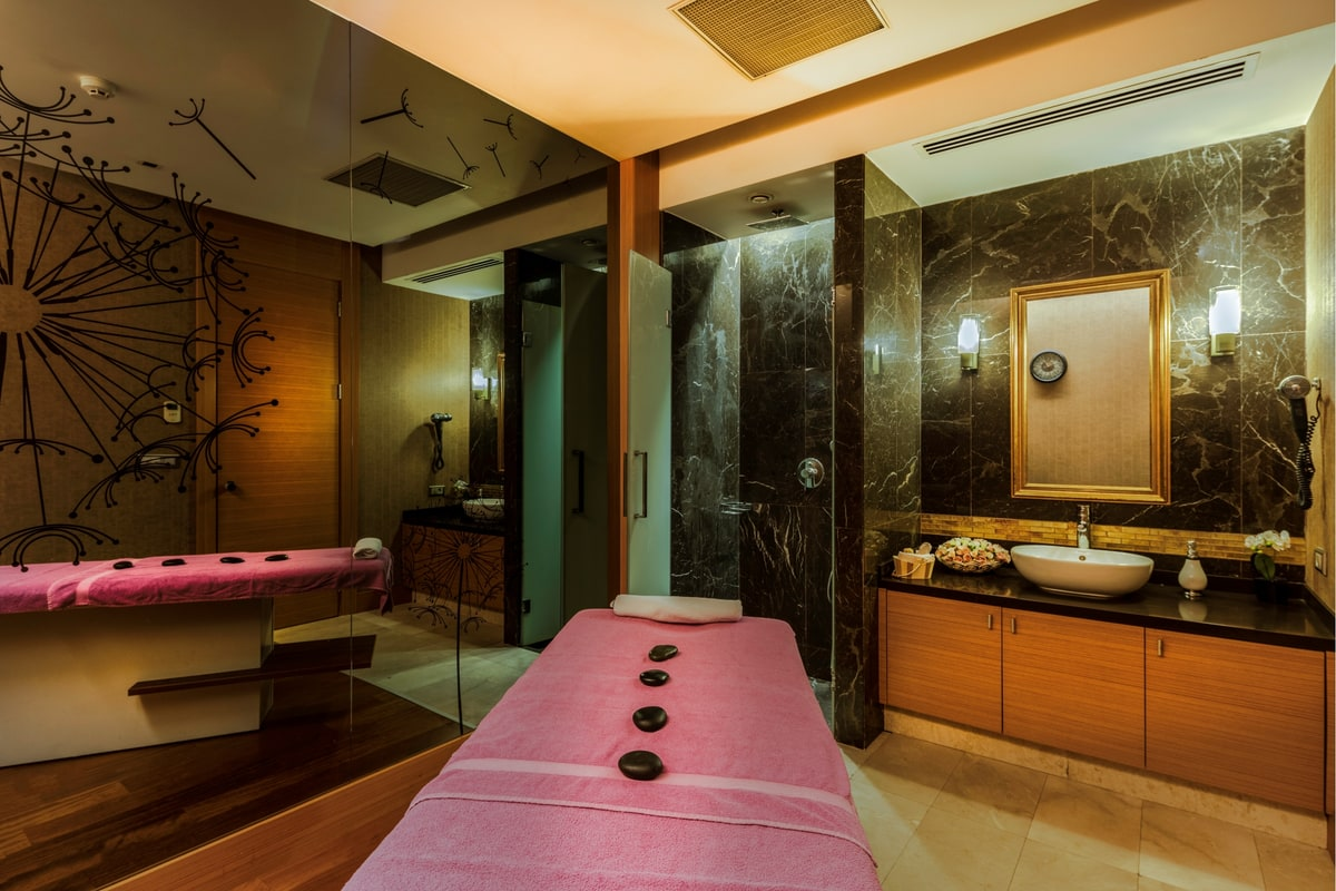Levni Spa hammam with marble göbek taşı.